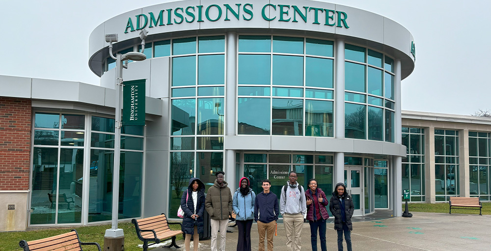 Syracuse Academy of Science Brings High School Students to Visit Binghamton University 